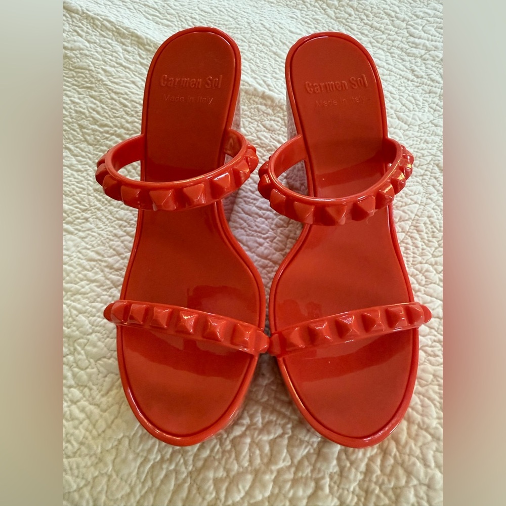 Carmen Sol Red Wedge Sandals - Size 9 - Picture 3 of 7